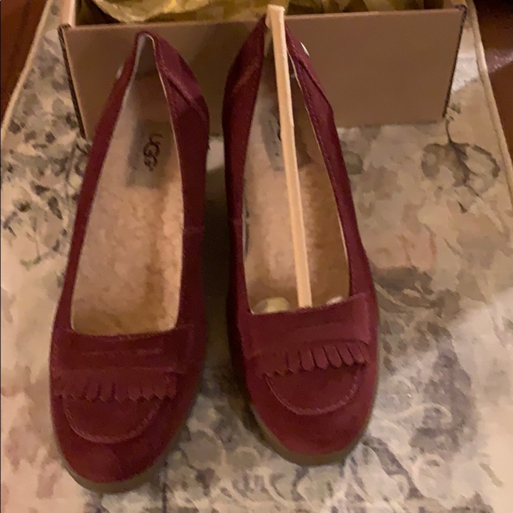 NIB, UGG burgundy Reese wedges